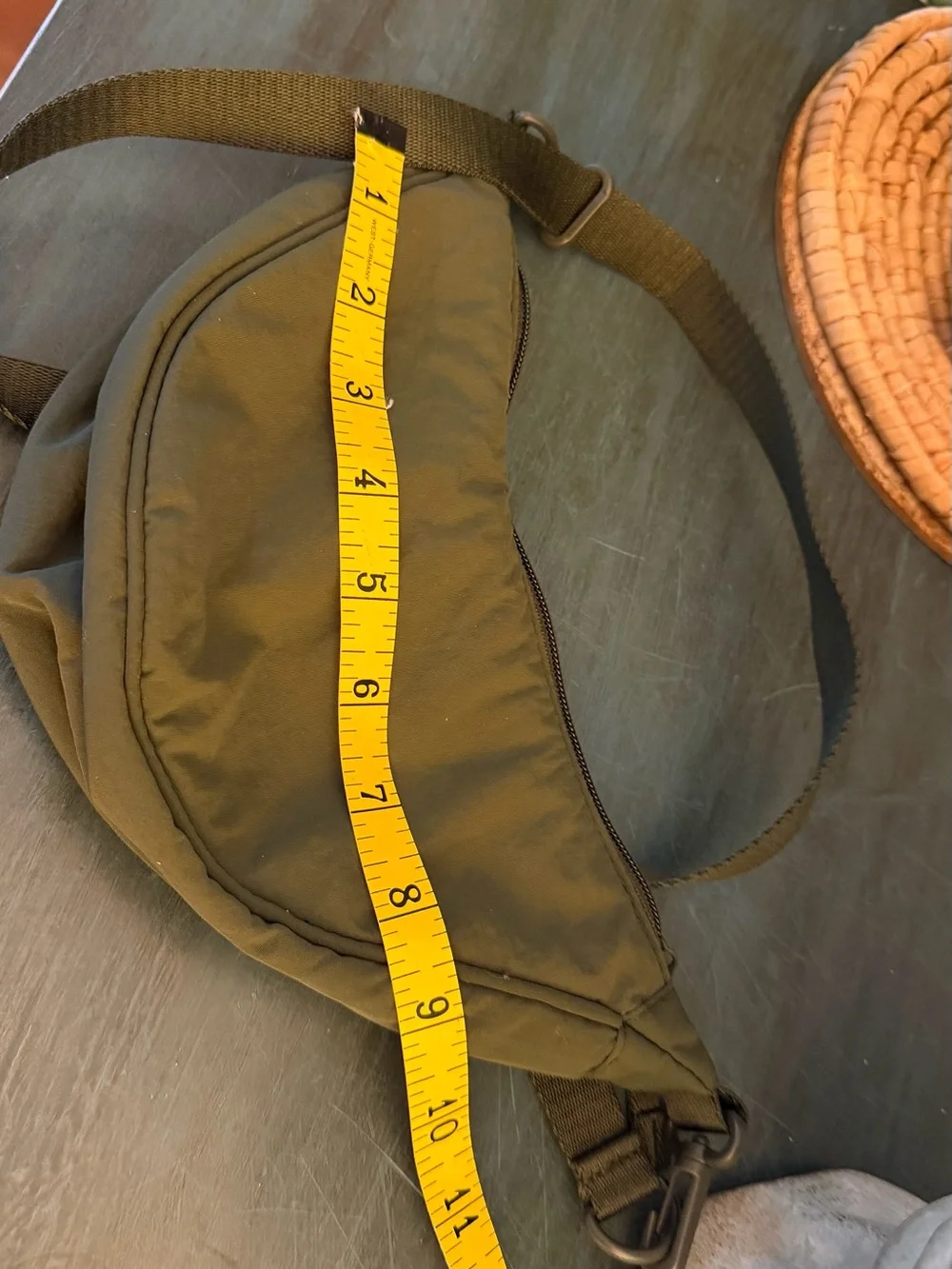 UNIQLO unisex half moon crossbody round mini bag waist bag or crossbody bag.